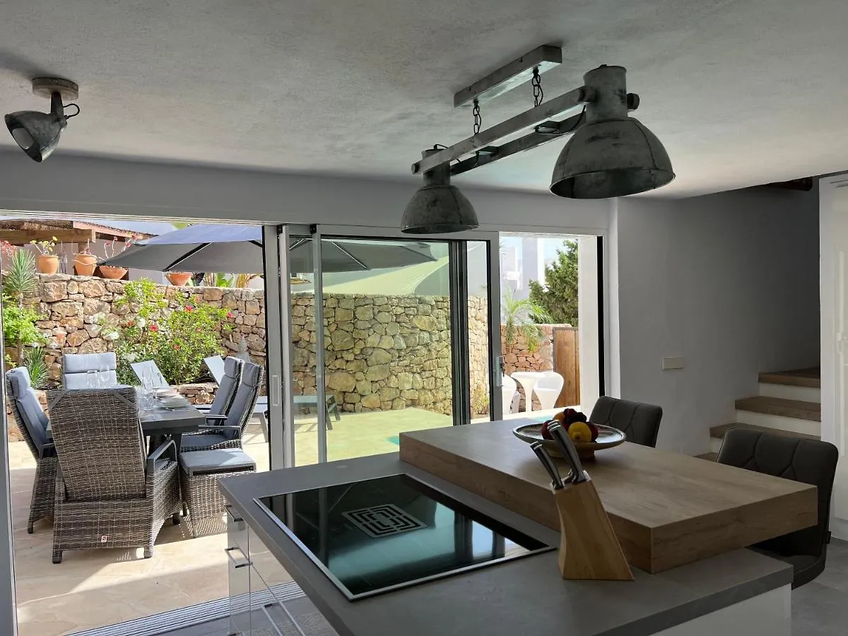 Casa Palm Tree Villa Sant Josep de sa Talaia Spain